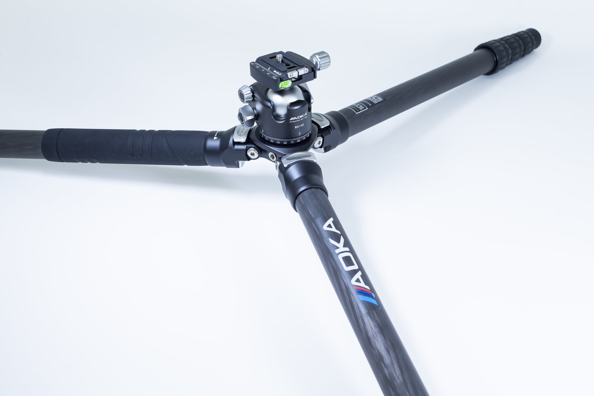 【唐三彩】三彩鍑（ふく・獣足三脚噐) 唐三彩】三彩鍑（ふく・獣足三脚噐) 平野古陶軒